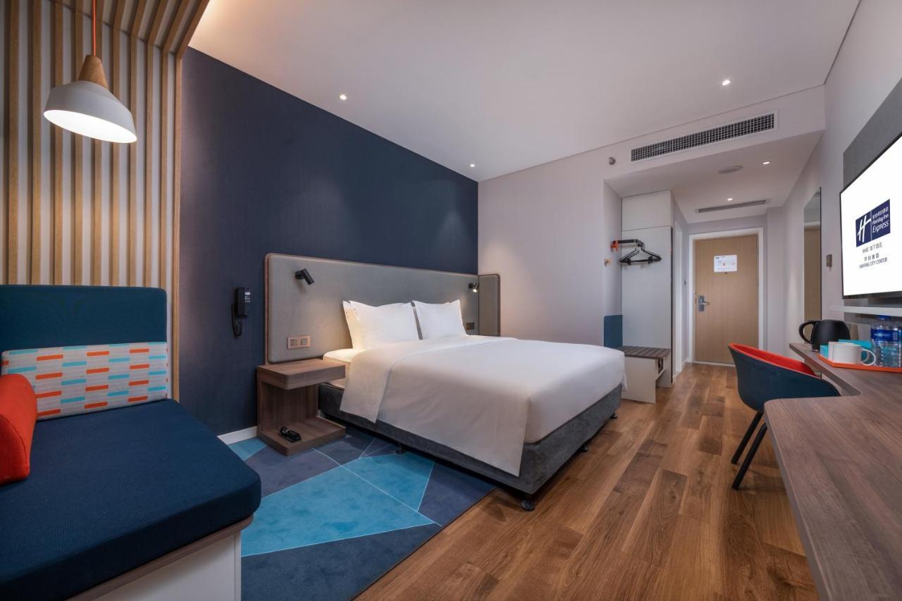 Holiday Inn Express Kaifeng City Center By Ihg Exterior photo